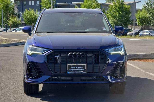 Photo of 2025 Navarra Blue Metallic Audi Q3
