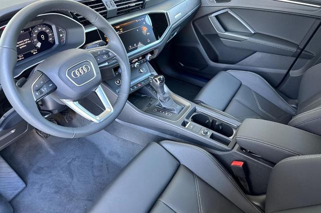 Photo of 2025 Glacier White Metallic Audi Q3