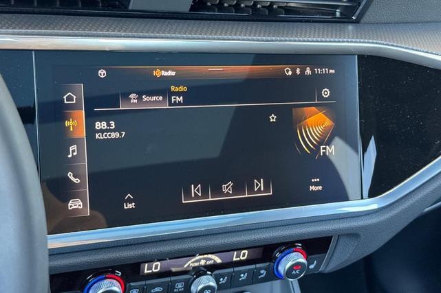 Photo of 2025 Glacier White Metallic Audi Q3