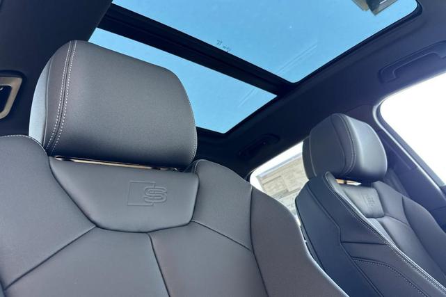 Photo of 2025 Glacier White Metallic Audi Q3
