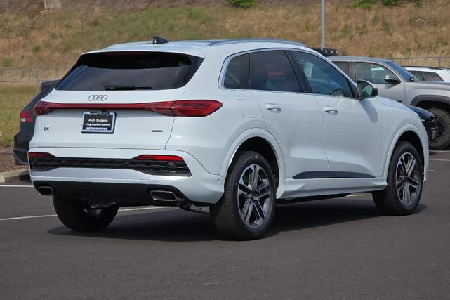 Photo of 2025 Glacier White Metallic Audi Q5