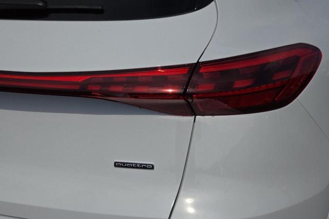 Photo of 2025 Glacier White Metallic Audi Q5