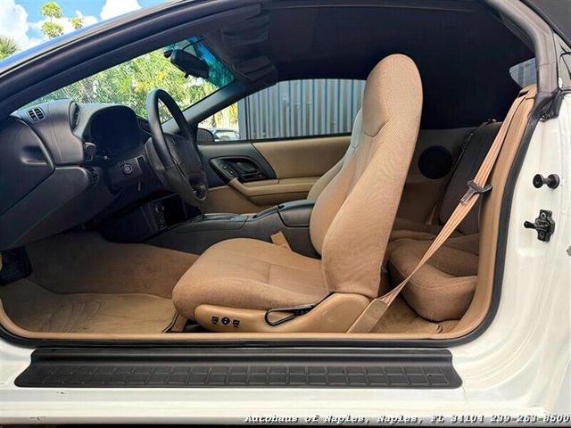 Photo of 1994 Arctic White Chevrolet Camaro