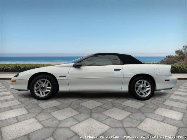 Photo of 1994 Arctic White Chevrolet Camaro