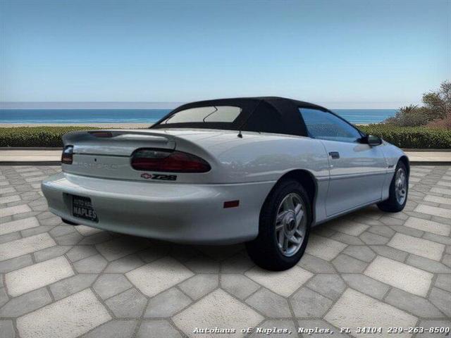 Photo of 1994 Arctic White Chevrolet Camaro