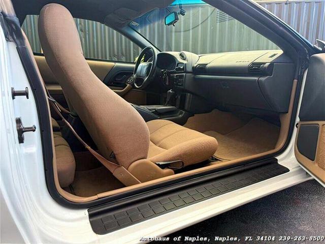Photo of 1994 Arctic White Chevrolet Camaro