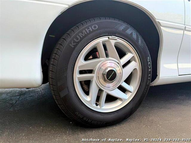 Photo of 1994 Arctic White Chevrolet Camaro