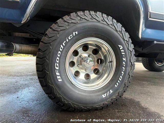 Photo of 1986 Shadow Blue Metallic Ford Bronco