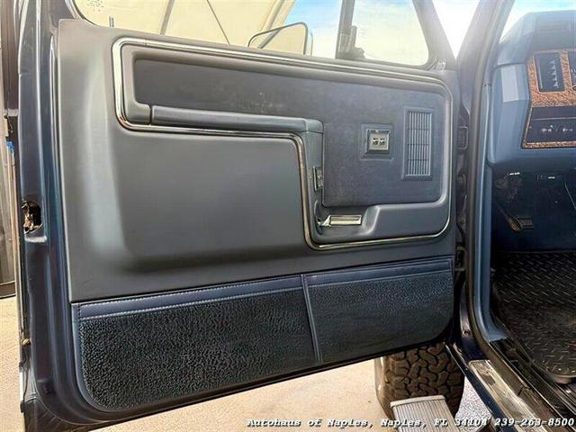 Photo of 1986 Shadow Blue Metallic Ford Bronco