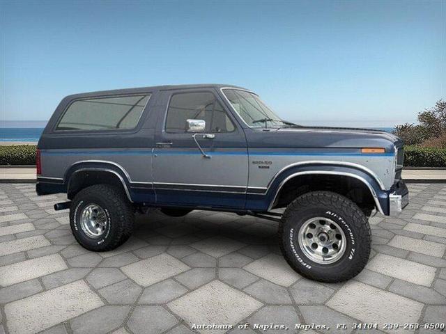Photo of 1986 Shadow Blue Metallic Ford Bronco