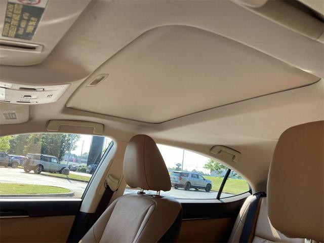 Photo of 2016 Matador Red Mica Lexus ES 350
