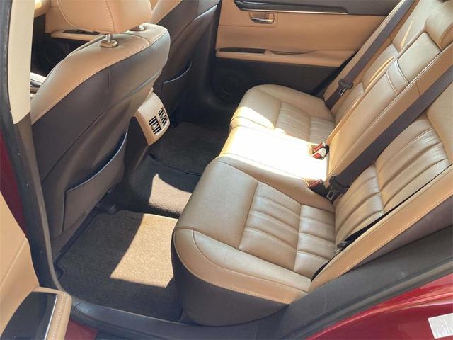 Photo of 2016 Matador Red Mica Lexus ES 350