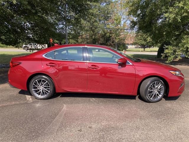Photo of 2016 Matador Red Mica Lexus ES 350
