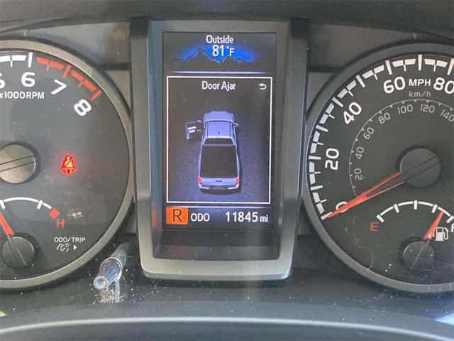 Photo of 2020 Super White Toyota Tacoma