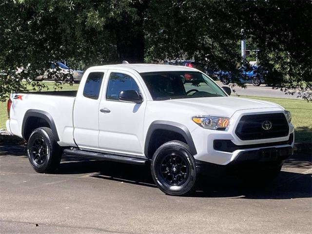 Photo of 2020 Super White Toyota Tacoma