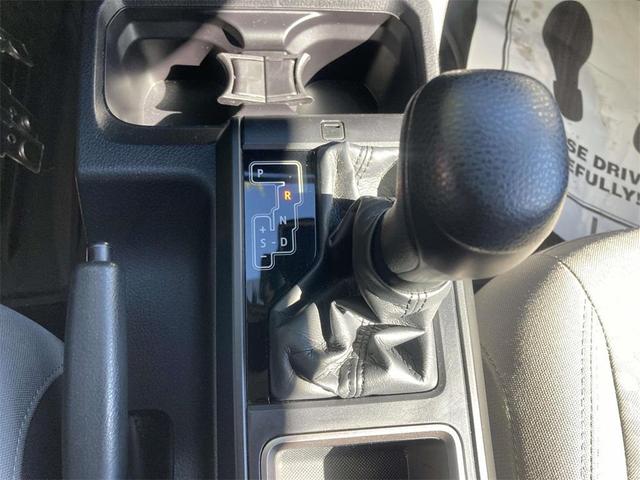 Photo of 2020 Super White Toyota Tacoma
