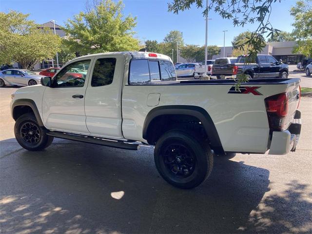 Photo of 2020 Super White Toyota Tacoma