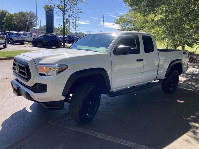 Photo of 2020 Super White Toyota Tacoma