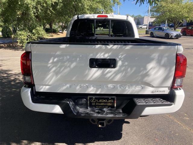 Photo of 2020 Super White Toyota Tacoma