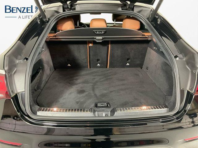 Photo of 2021 Black Mercedes-Benz GLC 300