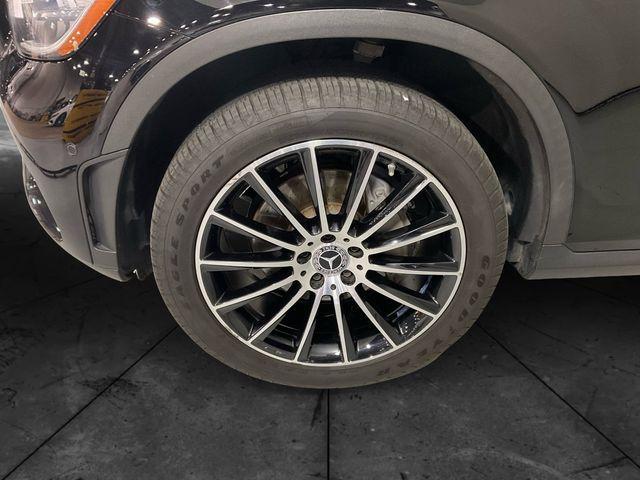 Photo of 2021 Black Mercedes-Benz GLC 300