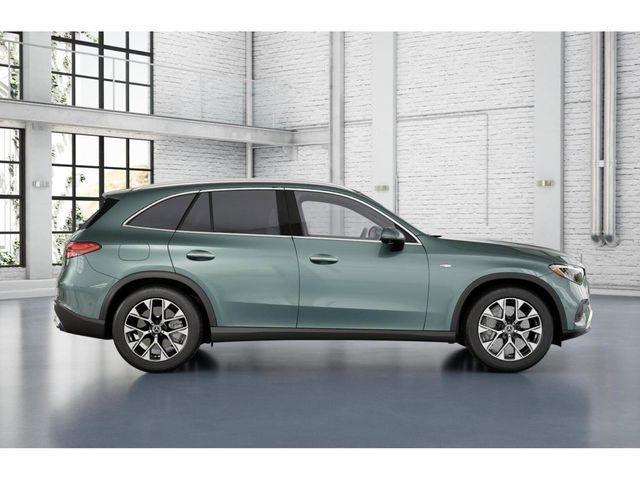 Photo of 2025 Verde Mercedes-Benz GLC 350e