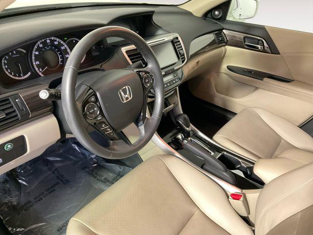 Photo of 2017 White Orchid Pearl Honda Accord