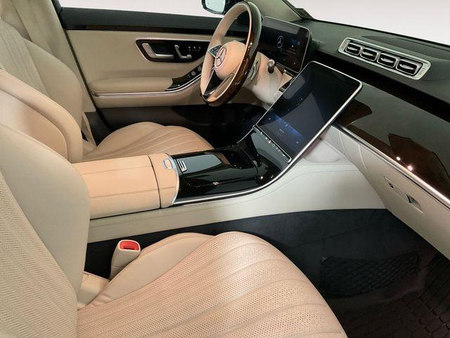 Photo of 2022 Black Mercedes-Benz S-Class