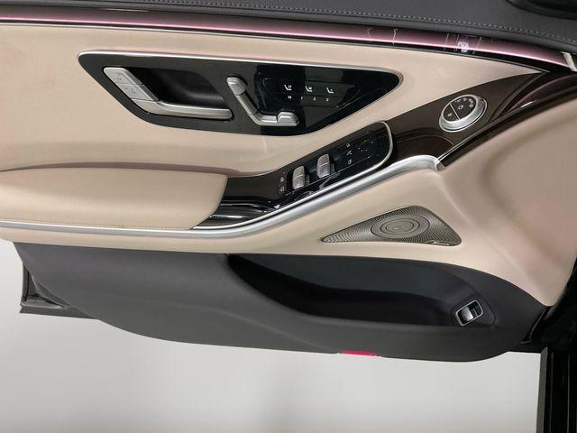 Photo of 2022 Black Mercedes-Benz S-Class