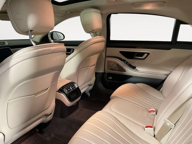 Photo of 2022 Black Mercedes-Benz S-Class