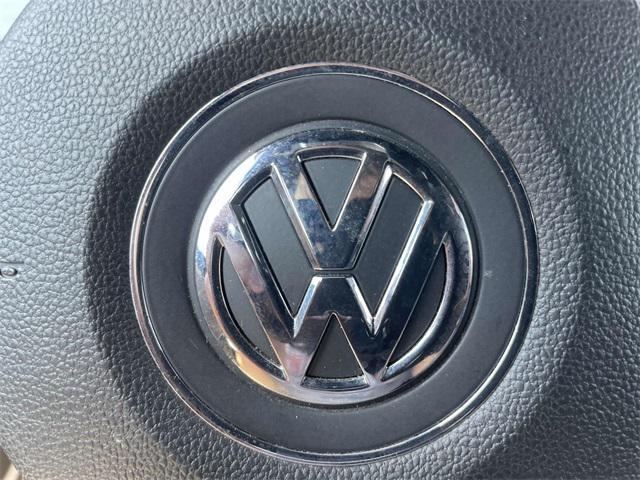 Photo of 2014 Blue Volkswagen Beetle