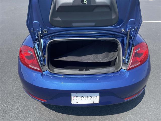 Photo of 2014 Blue Volkswagen Beetle