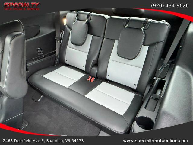 Photo of 2022 Black Metallic Ford Explorer