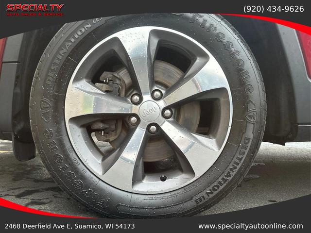 Photo of 2019 Velvet Red Pearlcoat Jeep Cherokee