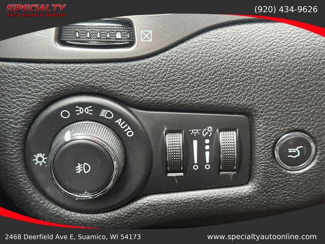 Photo of 2019 Velvet Red Pearlcoat Jeep Cherokee