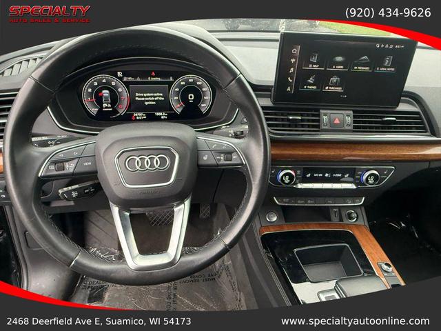 Photo of 2023 Mythos Black Metallic Audi Q5