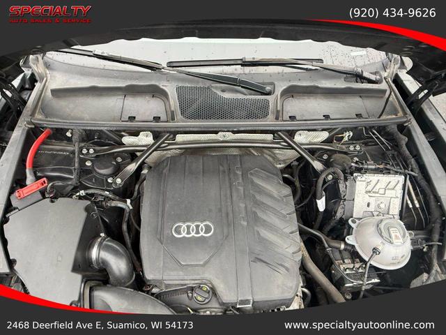 Photo of 2023 Mythos Black Metallic Audi Q5