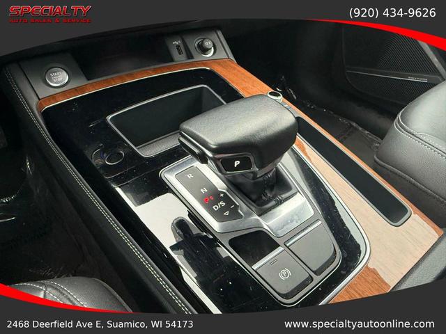 Photo of 2023 Mythos Black Metallic Audi Q5