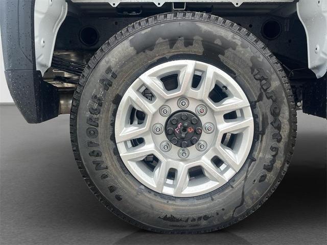 Photo of 2025 White GMC Sierra 2500
