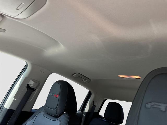 Photo of 2021 Onyx Black GMC Canyon