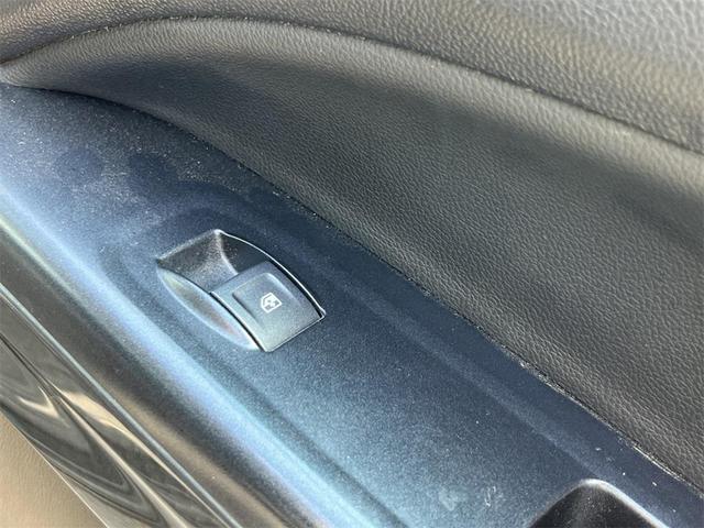 Photo of 2021 Onyx Black GMC Canyon