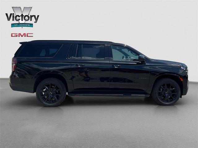 Photo of 2023 Black Chevrolet Suburban