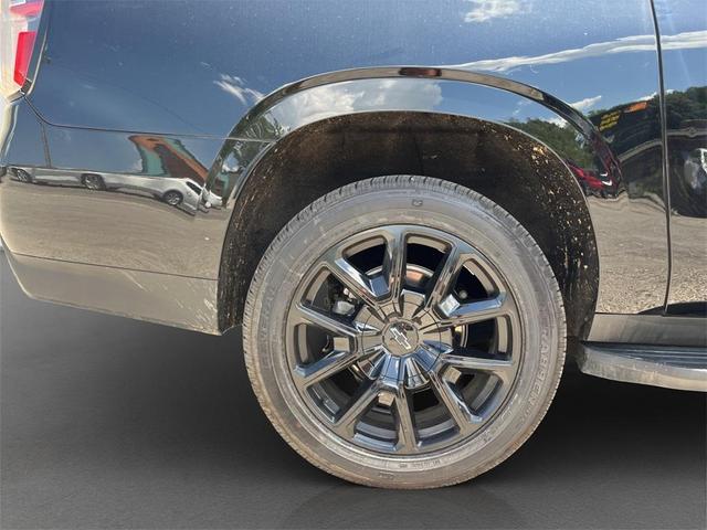 Photo of 2023 Black Chevrolet Suburban