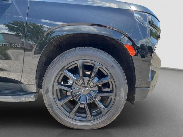 Photo of 2023 Black Chevrolet Suburban