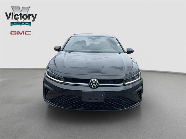 Photo of 2025 Deep Black Pearl Effect Volkswagen Jetta