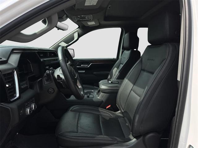 Photo of 2024 White Frost Tri-Coat GMC Sierra 1500