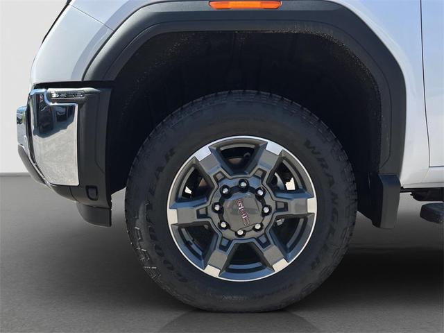 Photo of 2025 White GMC Sierra 2500