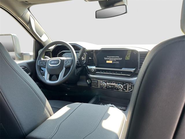 Photo of 2025 White GMC Sierra 2500