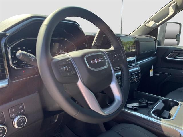 Photo of 2025 White GMC Sierra 2500