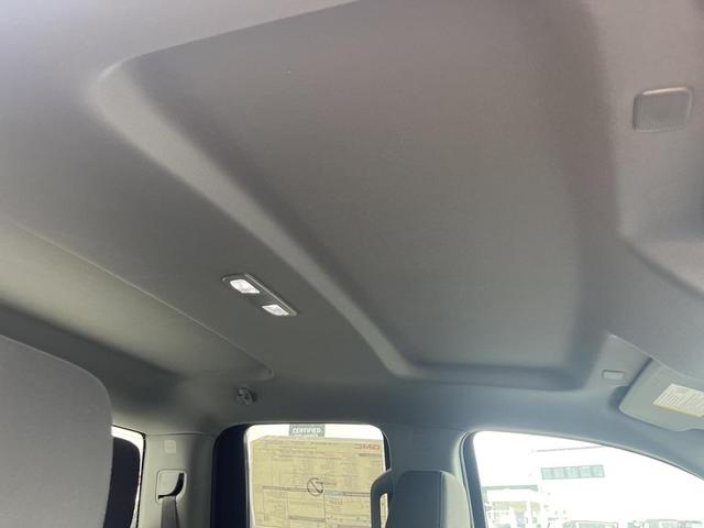Photo of 2025 White GMC Sierra 1500